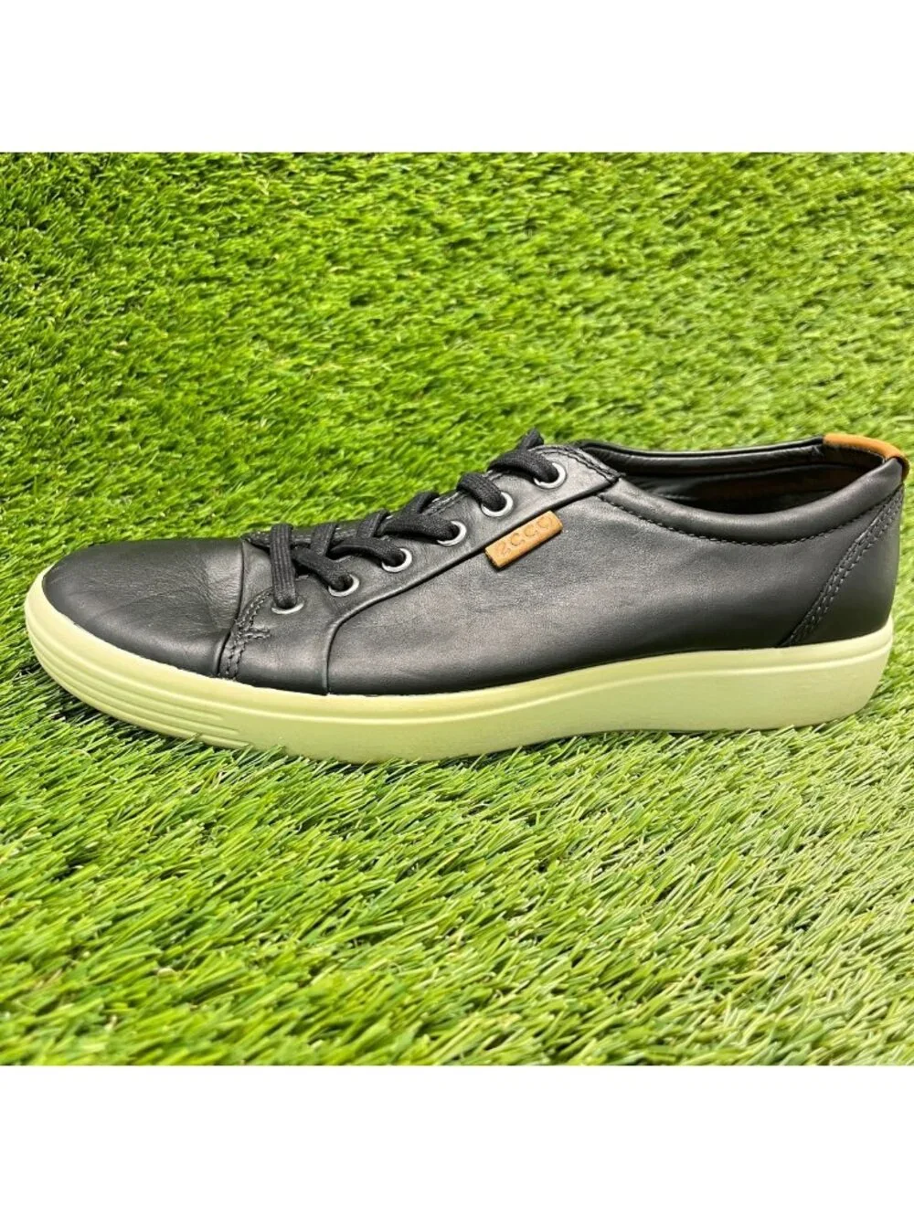 Ecco Soft 7 Mens Size 7 Black Casual Classic Leather Lace Up Shoes Sneakers
